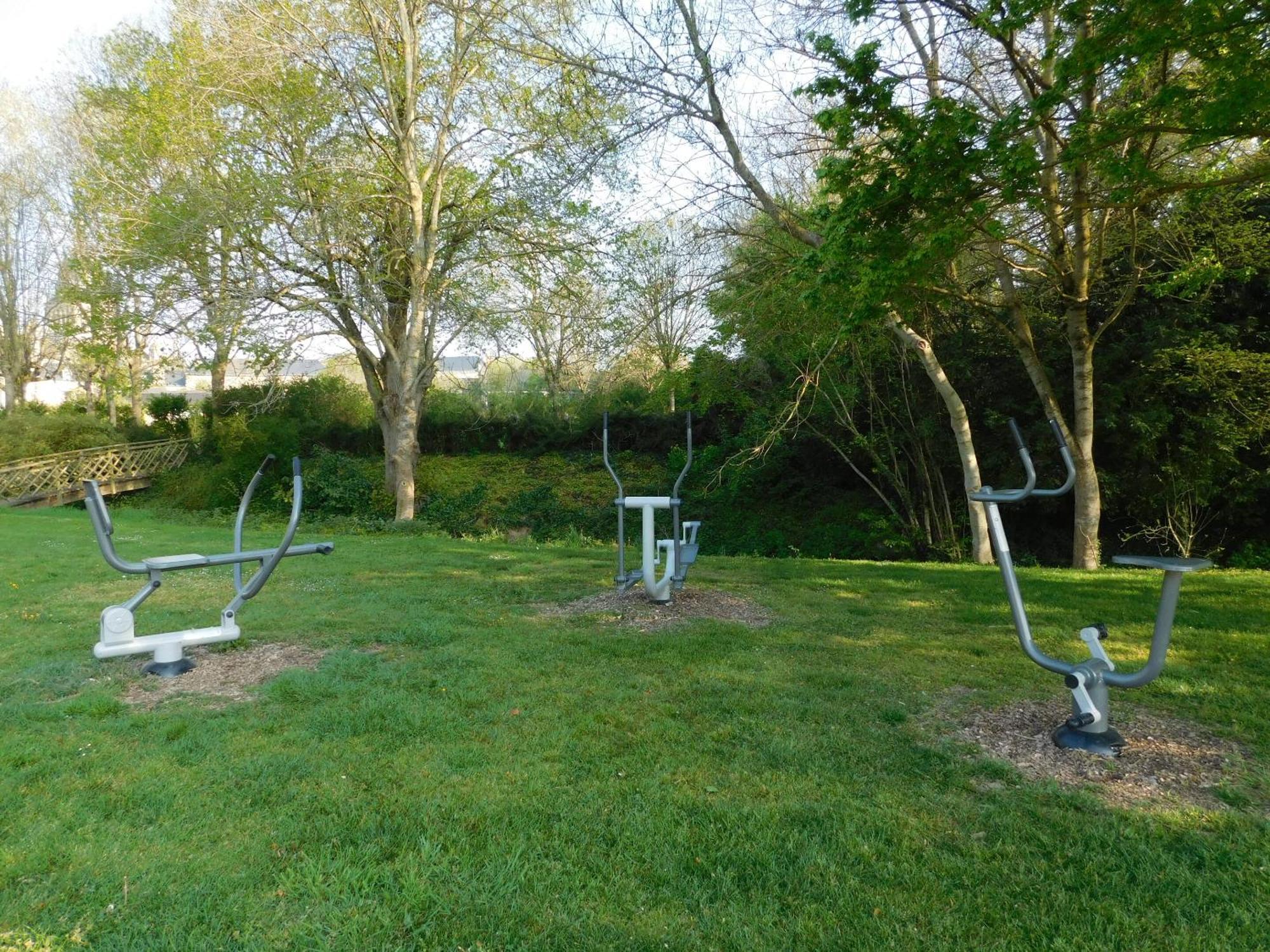 Village De Gites Nature Et Jardin Bouere Exterior photo